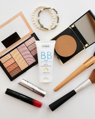 Zapomeňte na těžký make-up a sáhněte po Ziaja BB krému ✨ Multifunkční krém sjednocuje tón pleti, hydratuje, vyživuje během...